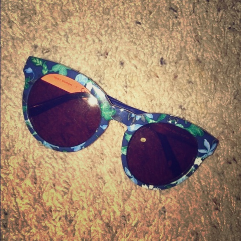 TORY BURCH SUNGLASSES